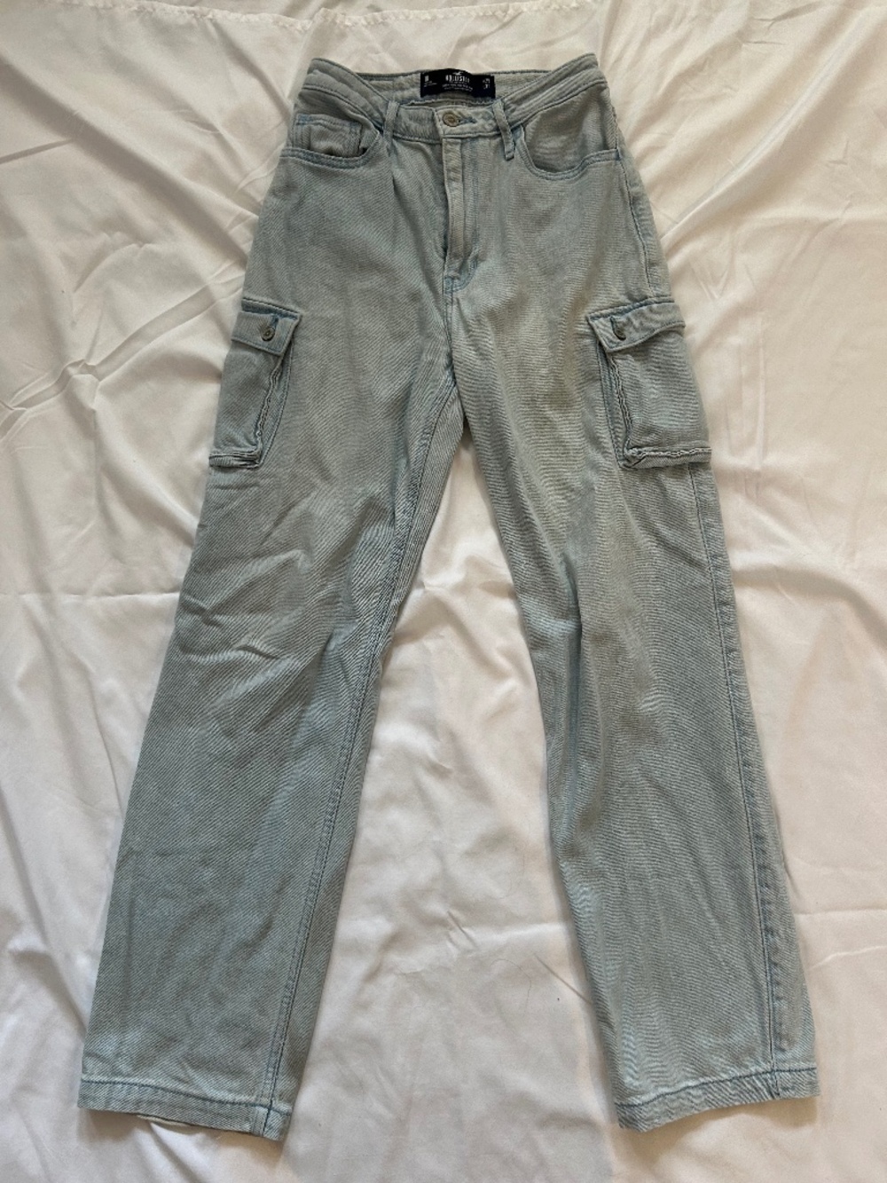Hollister cargo jean